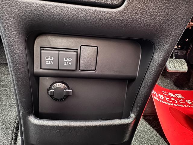 ヴォクシー ＺＳ　煌ＩＩＩ　ＥＴＣ　バックカメラ　ナビ　ＴＶ　クリアランスソナー　オートクルーズコントロール　レーンアシスト　衝突被害軽減システム　両側電動スライドドア　オートマチックハイビーム　オートライト　ＬＥＤヘッドランプ（76枚目）