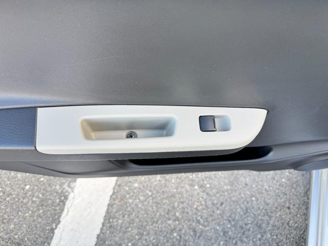 アルト S クリアランスソナー レーンアシスト 衝突被害軽減システム アイドリングストップ 電動格納ミラー シートヒーター CVT 盗難防止システム ABS ESC CD ミュージックプレイヤー接続可(40枚目)