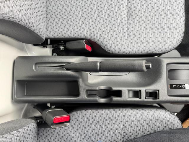 キャリイトラック 　ＡＴ　クリアランスソナー　オートライト　ＥＳＣ　エアコン　パワーステアリング　パワーウィンドウ　運転席エアバッグ　助手席エアバッグ　記録簿（45枚目）