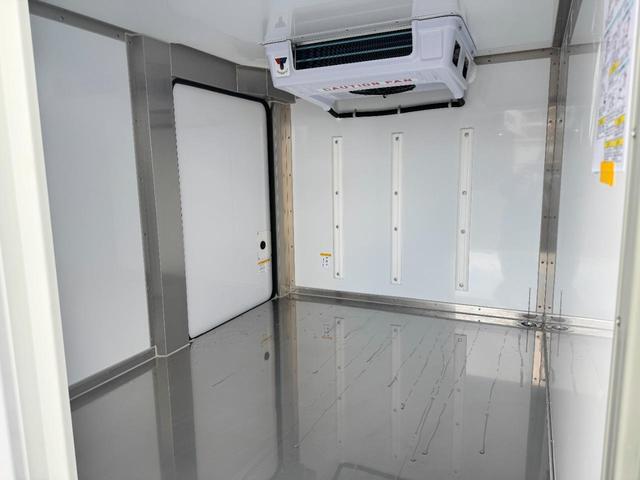 キャリイトラック 　ＡＴ　クリアランスソナー　オートライト　ＥＳＣ　エアコン　パワーステアリング　パワーウィンドウ　運転席エアバッグ　助手席エアバッグ　記録簿（55枚目）