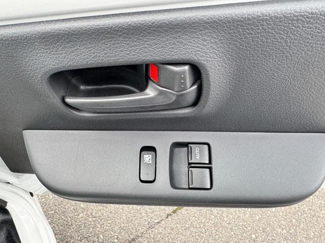 キャリイトラック 　ＡＴ　クリアランスソナー　オートライト　ＥＳＣ　エアコン　パワーステアリング　パワーウィンドウ　運転席エアバッグ　助手席エアバッグ　記録簿（65枚目）