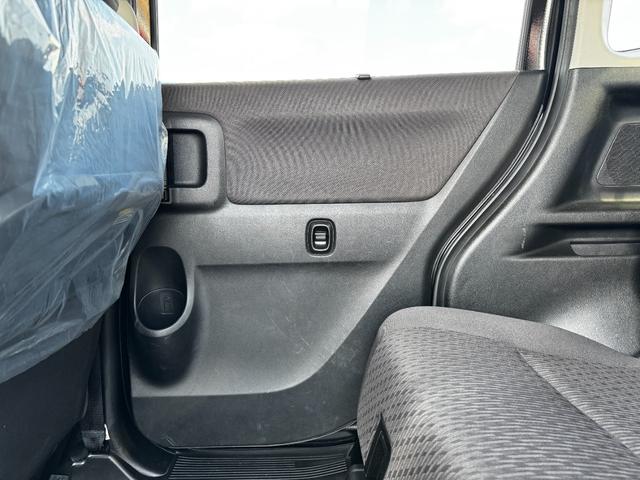 ソリオ ハイブリッドＭＸ　全周囲カメラ　ナビ　ＴＶ　両側スライド・片側電動　オートクルーズコントロール　レーンアシスト　衝突被害軽減システム　アルミホイール　スマートキー　アイドリングストップ　電動格納ミラー　シートヒーター（49枚目）