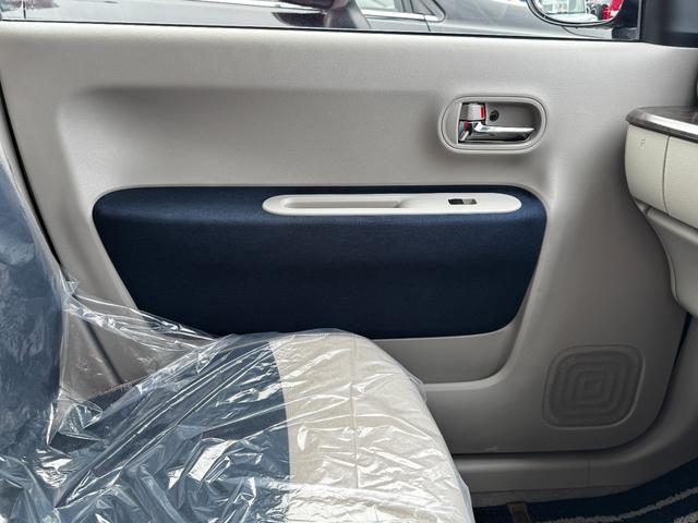 アルトラパン モード　クリアランスソナー　レーンアシスト　衝突被害軽減システム　オートライト　ＨＩＤ　スマートキー　アイドリングストップ　電動格納ミラー　シートヒーター　ＣＶＴ　盗難防止システム　ＡＢＳ　ＥＳＣ（50枚目）