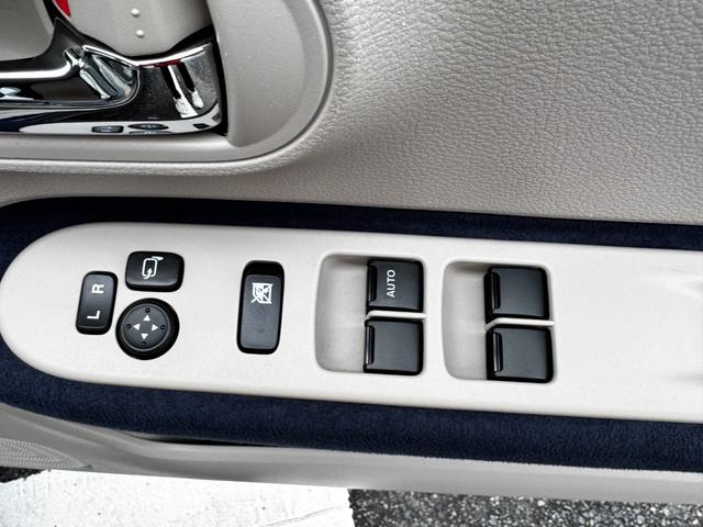 アルトラパン モード　クリアランスソナー　レーンアシスト　衝突被害軽減システム　オートライト　ＨＩＤ　スマートキー　アイドリングストップ　電動格納ミラー　シートヒーター　ＣＶＴ　盗難防止システム　ＡＢＳ　ＥＳＣ（68枚目）