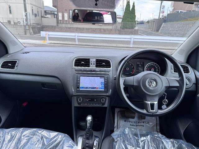 ポロ ＴＳＩハイライン　ナビ　ＴＶ　クリアランスソナー　アルミホイール　キーレスエントリー　ＡＴ　盗難防止システム　記録簿　ＡＢＳ　ＥＳＣ　ＣＤ　ＤＶＤ再生　ＵＳＢ　ミュージックプレイヤー接続可　Ｂｌｕｅｔｏｏｔｈ　エアコン（57枚目）