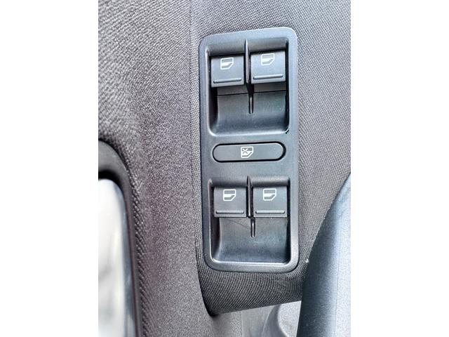 ポロ ＴＳＩハイライン　ナビ　ＴＶ　クリアランスソナー　アルミホイール　キーレスエントリー　ＡＴ　盗難防止システム　記録簿　ＡＢＳ　ＥＳＣ　ＣＤ　ＤＶＤ再生　ＵＳＢ　ミュージックプレイヤー接続可　Ｂｌｕｅｔｏｏｔｈ　エアコン（66枚目）