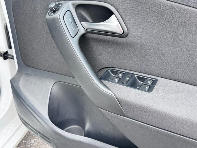 ポロ ＴＳＩハイライン　ナビ　ＴＶ　クリアランスソナー　アルミホイール　キーレスエントリー　ＡＴ　盗難防止システム　記録簿　ＡＢＳ　ＥＳＣ　ＣＤ　ＤＶＤ再生　ＵＳＢ　ミュージックプレイヤー接続可　Ｂｌｕｅｔｏｏｔｈ　エアコン（68枚目）