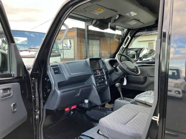 スーパーキャリイ Ｘ　４ＷＤ　キーレスエントリー　衝突被害軽減システム　アイドリングストップ　盗難防止システム　レーンアシスト　オートライト　　未使用車（24枚目）