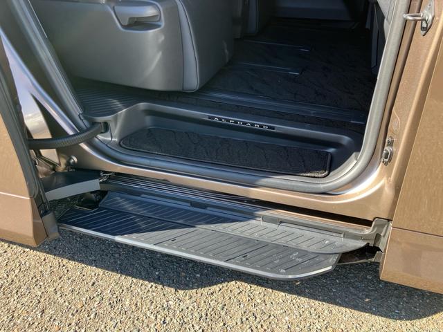 アルファード Ｚ　両側電動スライドドア　ユニバーサルステップ　左右独立ムーンルーフ　ヘッドアップディスプレイ　ＪＢＬサウンド　ナビ　フルセグテレビ　後席モニター（27枚目）