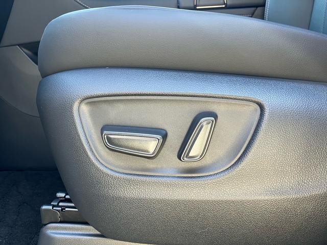 アルファード Ｚ　両側電動スライドドア　ユニバーサルステップ　左右独立ムーンルーフ　ヘッドアップディスプレイ　ＪＢＬサウンド　ナビ　フルセグテレビ　後席モニター（41枚目）