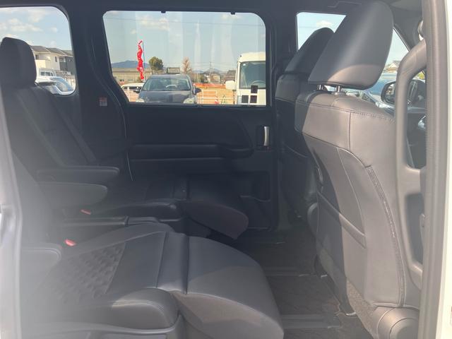 ヴォクシー ハイブリッドＳ－Ｚ　快適リベンＰ、トヨタセーフティセンス、Ｐリアゲート、ＬＥＤヘッドランプ、ユニバーサルステップ、デジタルキー、デジタルインナーミラー、２．０ＥＴＣ、トヨタチームメイトアドバンスパーク、寒冷地仕様（32枚目）