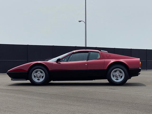 ５１２ＢＢ 　５速ＭＴ　キャブ車　新車　時整備手帳・取説・車検証入れ・専用工具完備（3枚目）