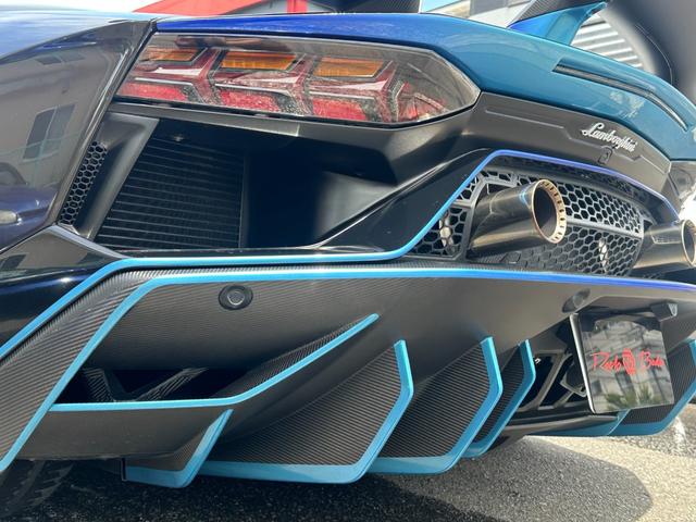 アヴェンタドール 　ＳＶＪ　ノビテックカーボンボンネット　リープデザインカーボンサイドステップ　ＡＤＶ．１ホイール　ブリリアントマフラー　電動カーボンシート　カーボンＥ／Ｇ　プロテクションフィルム　プロコンカーボンパドル（43枚目）