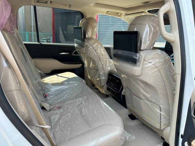 TOYOTA LAND CRUISER ZX | 2023 | PEARL WHITE | 10 km
