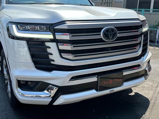 TOYOTA LAND CRUISER ZX | 2023 | PEARL WHITE | 10 km