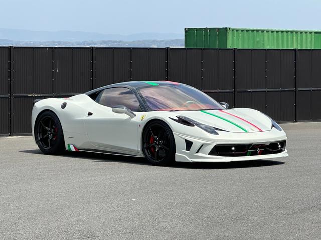 ４５８イタリア 　ディーラー車　左Ｈ　カーボンエクステリア＆インテリア　デイトナスタイルシート　電動シート　カーボンＬＥＤステア　ブリリアントマフラー　フロントリフト　ＪＢＬ　アルカンターラルーフライナー　社外エアロ（7枚目）