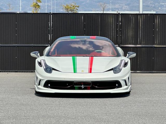 ４５８イタリア 　ディーラー車　左Ｈ　カーボンエクステリア＆インテリア　デイトナスタイルシート　電動シート　カーボンＬＥＤステア　ブリリアントマフラー　フロントリフト　ＪＢＬ　アルカンターラルーフライナー　社外エアロ（11枚目）