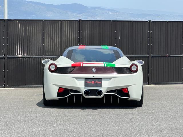 ４５８イタリア 　ディーラー車　左Ｈ　カーボンエクステリア＆インテリア　デイトナスタイルシート　電動シート　カーボンＬＥＤステア　ブリリアントマフラー　フロントリフト　ＪＢＬ　アルカンターラルーフライナー　社外エアロ（12枚目）