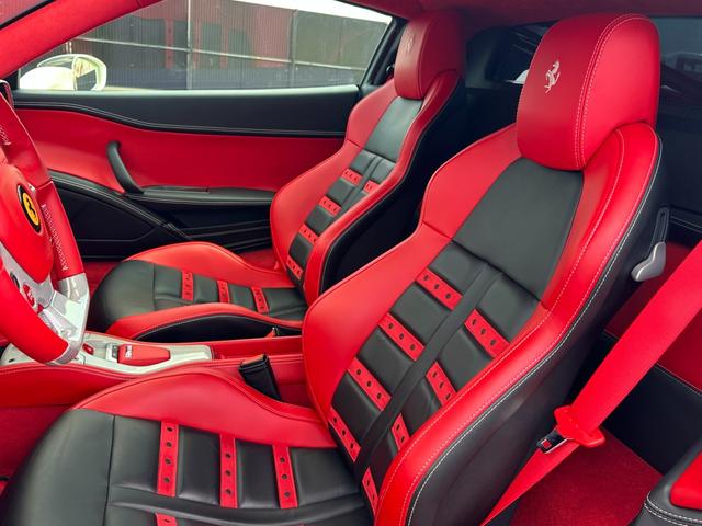 ４５８イタリア 　ディーラー車　左Ｈ　カーボンエクステリア＆インテリア　デイトナスタイルシート　電動シート　カーボンＬＥＤステア　ブリリアントマフラー　フロントリフト　ＪＢＬ　アルカンターラルーフライナー　社外エアロ（15枚目）