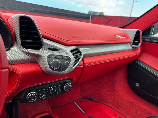 ４５８イタリア 　ディーラー車　左Ｈ　カーボンエクステリア＆インテリア　デイトナスタイルシート　電動シート　カーボンＬＥＤステア　ブリリアントマフラー　フロントリフト　ＪＢＬ　アルカンターラルーフライナー　社外エアロ（25枚目）