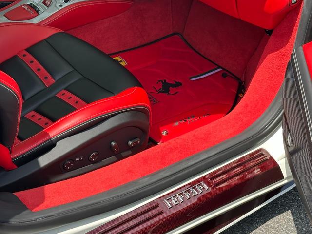 ４５８イタリア 　ディーラー車　左Ｈ　カーボンエクステリア＆インテリア　デイトナスタイルシート　電動シート　カーボンＬＥＤステア　ブリリアントマフラー　フロントリフト　ＪＢＬ　アルカンターラルーフライナー　社外エアロ（30枚目）