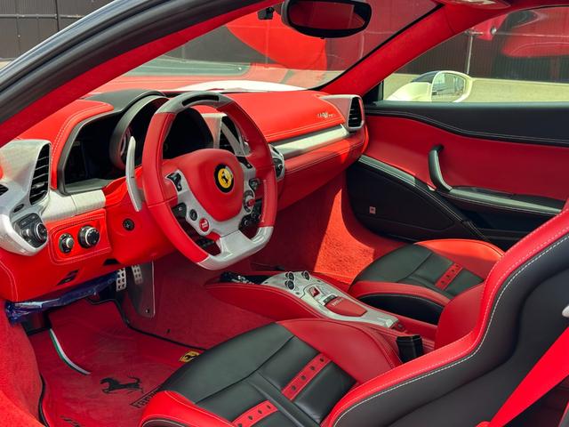 ４５８イタリア 　ディーラー車　左Ｈ　カーボンエクステリア＆インテリア　デイトナスタイルシート　電動シート　カーボンＬＥＤステア　ブリリアントマフラー　フロントリフト　ＪＢＬ　アルカンターラルーフライナー　社外エアロ（32枚目）