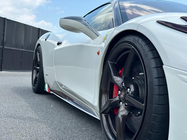 ４５８イタリア 　ディーラー車　左Ｈ　カーボンエクステリア＆インテリア　デイトナスタイルシート　電動シート　カーボンＬＥＤステア　ブリリアントマフラー　フロントリフト　ＪＢＬ　アルカンターラルーフライナー　社外エアロ（40枚目）
