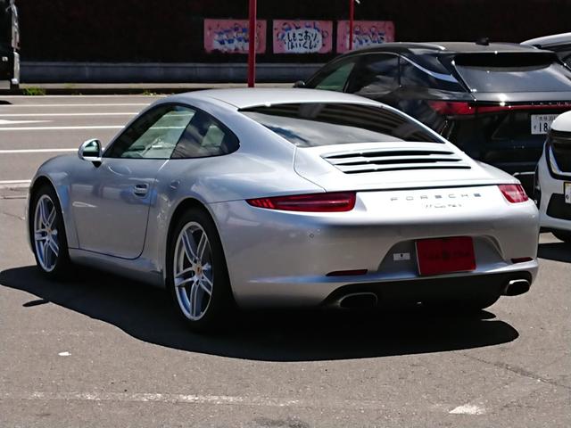 ９１１ ９１１カレラ　ＰＤＫ　ディーラー車　黒革　シートヒーター＆ベンチレーション　純正ナビＴＶ　Ｂカメラ　リトラクタブルリヤスポイラー　１９ｉｎＡＷ　アルカンターラルーフライナー　パークセンサー　パドルシフト　ＥＴＣ（5枚目）