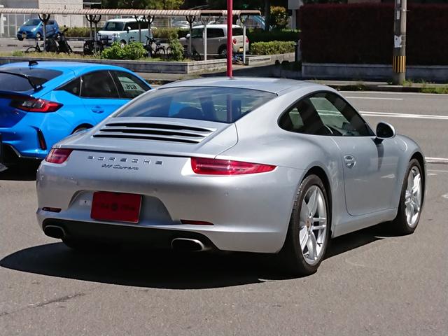 ９１１ ９１１カレラ　ＰＤＫ　ディーラー車　黒革　シートヒーター＆ベンチレーション　純正ナビＴＶ　Ｂカメラ　リトラクタブルリヤスポイラー　１９ｉｎＡＷ　アルカンターラルーフライナー　パークセンサー　パドルシフト　ＥＴＣ（10枚目）