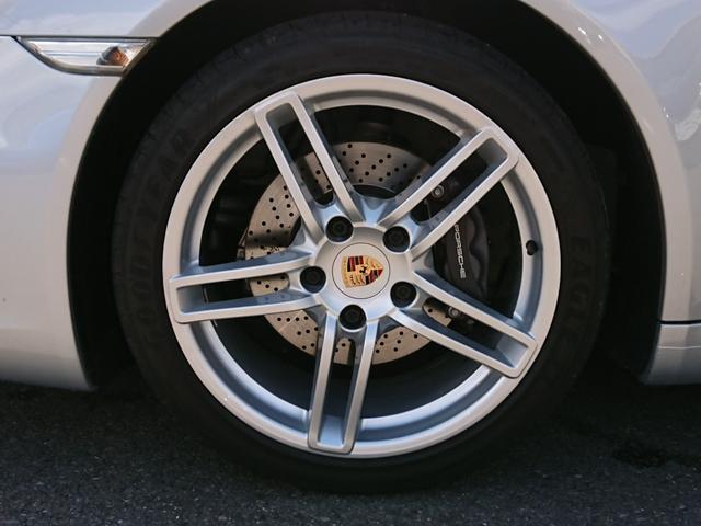 ９１１ ９１１カレラ　ＰＤＫ　ディーラー車　黒革　シートヒーター＆ベンチレーション　純正ナビＴＶ　Ｂカメラ　リトラクタブルリヤスポイラー　１９ｉｎＡＷ　アルカンターラルーフライナー　パークセンサー　パドルシフト　ＥＴＣ（13枚目）