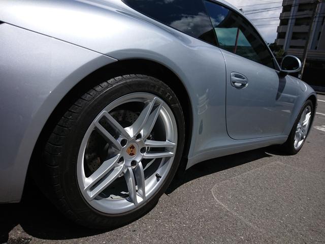 ９１１ ９１１カレラ　ＰＤＫ　ディーラー車　黒革　シートヒーター＆ベンチレーション　純正ナビＴＶ　Ｂカメラ　リトラクタブルリヤスポイラー　１９ｉｎＡＷ　アルカンターラルーフライナー　パークセンサー　パドルシフト　ＥＴＣ（30枚目）