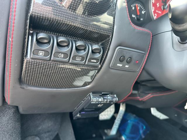 Ｆ４３０ Ｆ１　Ｄ車　左Ｈ　社外カーボンエアロ（Ｆ＆Ｓ＆Ｒ＆リアウイング）　カーボンインテリア　黒革　レッドステッチ　社外ナビＴＶ　Ｂカメラ　ＥＴＣ　１９ｉｎＡＷ　イエローキャリパー　スクーデリアフェラーリシールド（20枚目）