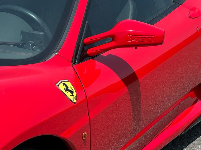 Ｆ４３０ Ｆ１　Ｄ車　左Ｈ　社外カーボンエアロ（Ｆ＆Ｓ＆Ｒ＆リアウイング）　カーボンインテリア　黒革　レッドステッチ　社外ナビＴＶ　Ｂカメラ　ＥＴＣ　１９ｉｎＡＷ　イエローキャリパー　スクーデリアフェラーリシールド（36枚目）