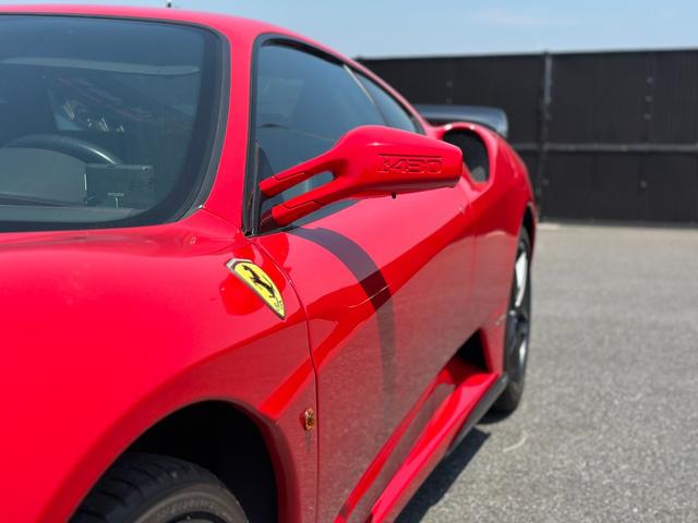 Ｆ４３０ Ｆ１　Ｄ車　左Ｈ　社外カーボンエアロ（Ｆ＆Ｓ＆Ｒ＆リアウイング）　カーボンインテリア　黒革　レッドステッチ　社外ナビＴＶ　Ｂカメラ　ＥＴＣ　１９ｉｎＡＷ　イエローキャリパー　スクーデリアフェラーリシールド（38枚目）