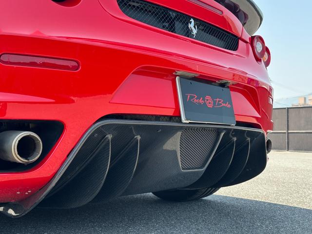 Ｆ４３０ Ｆ１　Ｄ車　左Ｈ　社外カーボンエアロ（Ｆ＆Ｓ＆Ｒ＆リアウイング）　カーボンインテリア　黒革　レッドステッチ　社外ナビＴＶ　Ｂカメラ　ＥＴＣ　１９ｉｎＡＷ　イエローキャリパー　スクーデリアフェラーリシールド（40枚目）