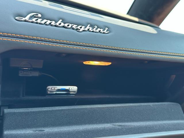 アヴェンタドール ＬＰ７００－４　ＡＲＡＮＣＩＯ　ＢＯＲＥＡＬＩＳ　パワークラフトマフラー　ガラスエンジンフード　カーボンリアウイング　Ｔ型カーボンエンジンカバー　フロントリフト　鍛造２０／２１ＡＷ　イエローキャリパー　パークセンサー（23枚目）
