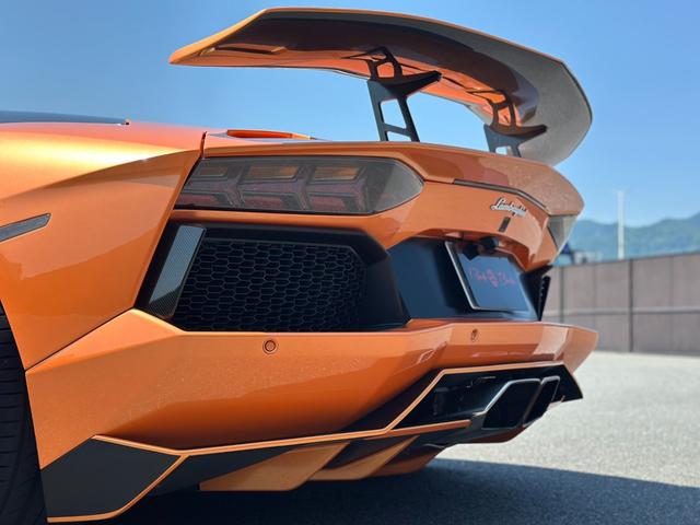 アヴェンタドール ＬＰ７００－４　ＡＲＡＮＣＩＯ　ＢＯＲＥＡＬＩＳ　パワークラフトマフラー　ガラスエンジンフード　カーボンリアウイング　Ｔ型カーボンエンジンカバー　フロントリフト　鍛造２０／２１ＡＷ　イエローキャリパー　パークセンサー（39枚目）