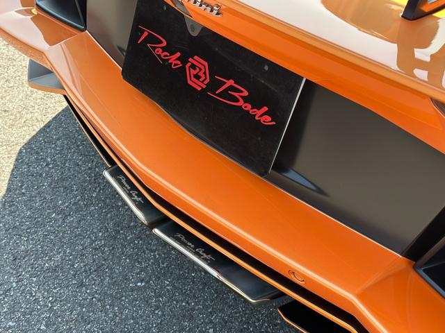 アヴェンタドール ＬＰ７００－４　ＡＲＡＮＣＩＯ　ＢＯＲＥＡＬＩＳ　パワークラフトマフラー　ガラスエンジンフード　カーボンリアウイング　Ｔ型カーボンエンジンカバー　フロントリフト　鍛造２０／２１ＡＷ　イエローキャリパー　パークセンサー（40枚目）