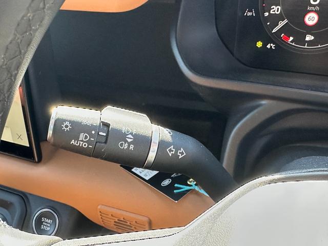 ディフェンダー １１０Ｘ－ダイナミックＨＳＥ　Ｄ３００　エアサスペンション＆ブラックエクステリア＆コールドクライメートパック　サイドステップ　スペアホイールカバー　パノラマルーフ　全周囲カメラ　１１．４型ナビ　ＭＥＲＩＤＩＡＮ　コンビレザー　ドラレコ（22枚目）