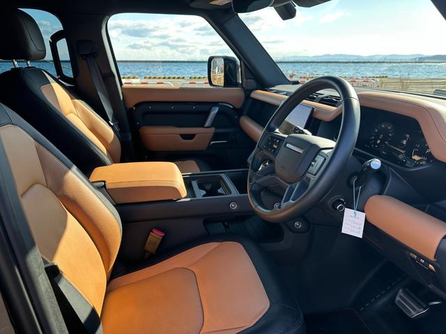 ディフェンダー １１０Ｘ－ダイナミックＨＳＥ　Ｄ３００　エアサスペンション＆ブラックエクステリア＆コールドクライメートパック　サイドステップ　スペアホイールカバー　パノラマルーフ　全周囲カメラ　１１．４型ナビ　ＭＥＲＩＤＩＡＮ　コンビレザー　ドラレコ（30枚目）