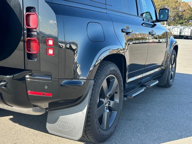 ディフェンダー １１０Ｘ－ダイナミックＨＳＥ　Ｄ３００　エアサスペンション＆ブラックエクステリア＆コールドクライメートパック　サイドステップ　スペアホイールカバー　パノラマルーフ　全周囲カメラ　１１．４型ナビ　ＭＥＲＩＤＩＡＮ　コンビレザー　ドラレコ（37枚目）