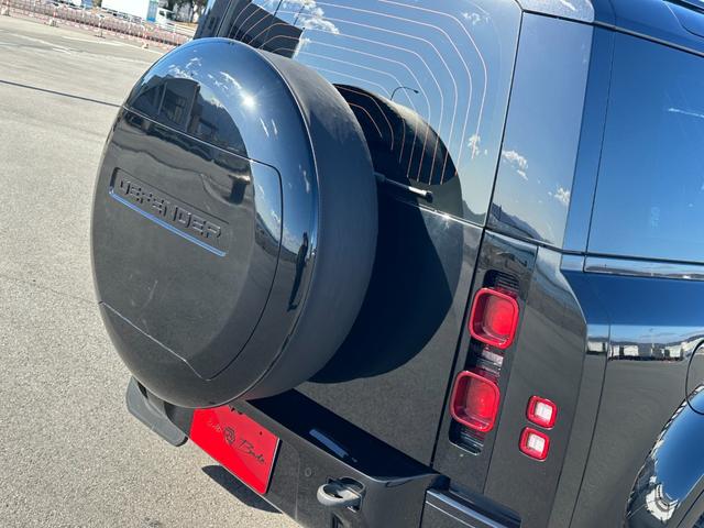 ディフェンダー １１０Ｘ－ダイナミックＨＳＥ　Ｄ３００　エアサスペンション＆ブラックエクステリア＆コールドクライメートパック　サイドステップ　スペアホイールカバー　パノラマルーフ　全周囲カメラ　１１．４型ナビ　ＭＥＲＩＤＩＡＮ　コンビレザー　ドラレコ（38枚目）