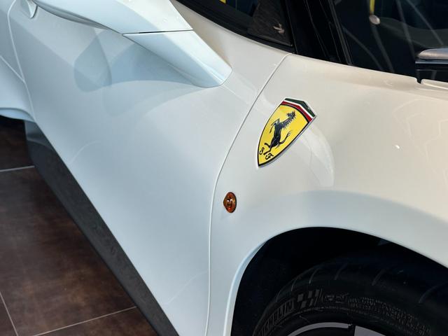 ４８８ピスタスパイダー 　カーボンエクステリア＆インテリア＆エンジンカバー　カーボンレーシングシート　サスペンションリフター　チタニウムエキゾースト　ダイアモンド鍛造２０ｉｎＡＷ　イエローキャリパー　イエローレブカウンター（31枚目）