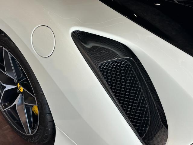 ４８８ピスタスパイダー 　カーボンエクステリア＆インテリア＆エンジンカバー　カーボンレーシングシート　サスペンションリフター　チタニウムエキゾースト　ダイアモンド鍛造２０ｉｎＡＷ　イエローキャリパー　イエローレブカウンター（33枚目）