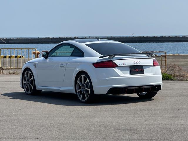 ���f�B�[���[�ԁ��S�v�c�����s�S�D�T���������{�f�B�J���[�F�O���C�V�A�z���C�g���^���b�N���J�[�{�����b�s���O��