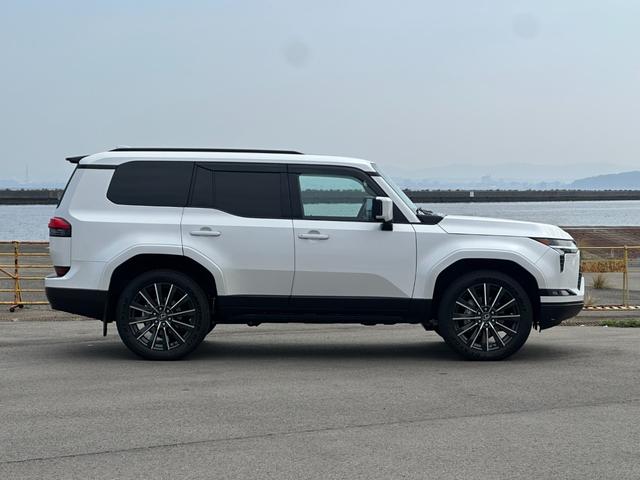 ＧＸ ＧＸ５５０　バージョンＬ　調光パノラマルーフ　デジタルミラー　前後ドラレコ　全周囲カメラ　電動サイドステップ　サドルタン本革シート　ク－ルＢＯＸ　おくだけ充電　ＨＵＤ　ＢＳＭ　パワーバックドア　セーフティシステム　２２ｉｎＡＷ（9枚目）