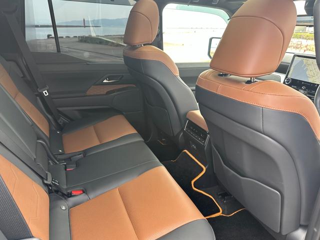 ＧＸ ＧＸ５５０　バージョンＬ　調光パノラマルーフ　デジタルミラー　前後ドラレコ　全周囲カメラ　電動サイドステップ　サドルタン本革シート　ク－ルＢＯＸ　おくだけ充電　ＨＵＤ　ＢＳＭ　パワーバックドア　セーフティシステム　２２ｉｎＡＷ（32枚目）