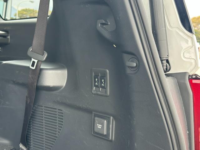 ランドクルーザー２５０ ＺＸ　ＳＲ　ＪＢＬサウンド　トヨタチームメイト　おくだけ充電　ＨＵＤ　ＢＳＭ　全周囲カメラ　デジタルミラー　ルーフレール　パワーバックドア　茶革　前後ベンチレーションシート　ＡＣ１００Ｖ電源　寒冷地仕様（33枚目）