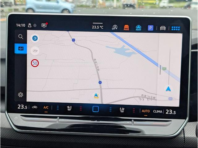 ゴルフＧＴＩ ベースグレード　ＥＴＣ　全周囲カメラ　ナビ　クリアランスソナー　オートクルーズコントロール　レーンアシスト　衝突被害軽減システム　アルミホイール　オートライト　ＬＥＤヘッドランプ　スマートキー　アイドリングストップ（3枚目）