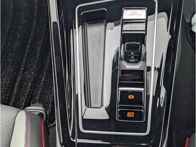 ゴルフＧＴＩ ベースグレード　ＥＴＣ　全周囲カメラ　ナビ　クリアランスソナー　オートクルーズコントロール　レーンアシスト　衝突被害軽減システム　アルミホイール　オートライト　ＬＥＤヘッドランプ　スマートキー　アイドリングストップ（6枚目）